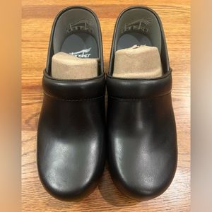 Dansko XP 2.0 shoes size 38 new in box